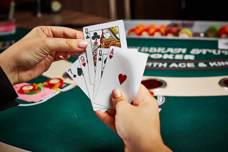 Luật chơi stud poker