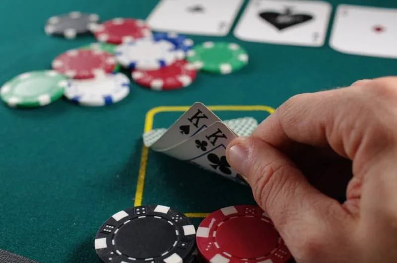 Stud Poker Là Gì? Cách Chơi Và Chiến Thuật Đỉnh Cao 2 Stud poker là gì?